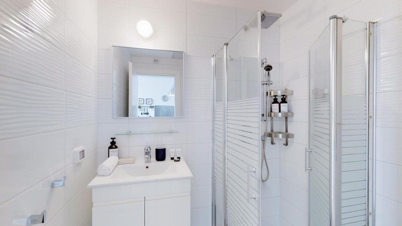 Stylish 1Br Flat For 4 Ppl In Allenby By Holyguest Tel Aviv Ngoại thất bức ảnh