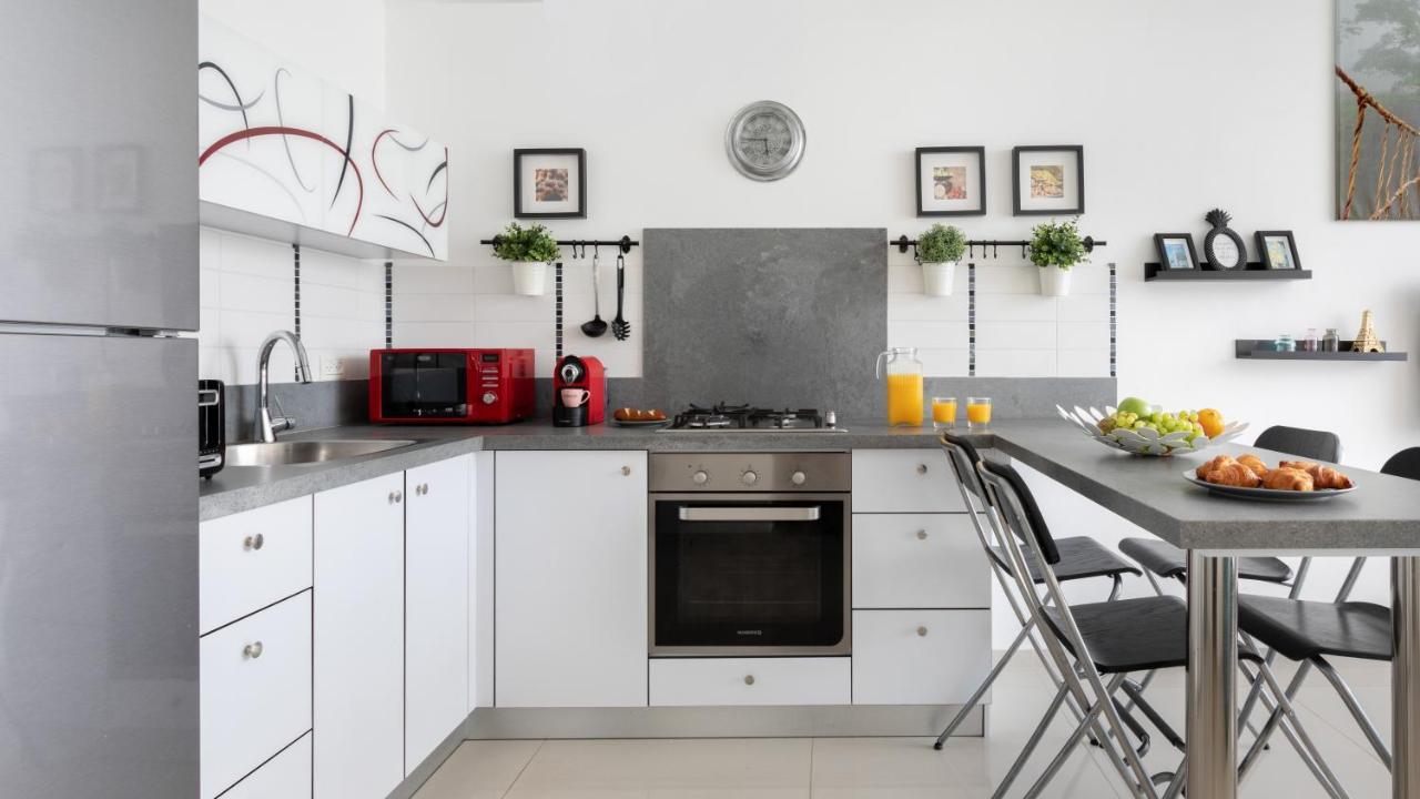 Stylish 1Br Flat For 4 Ppl In Allenby By Holyguest Tel Aviv Ngoại thất bức ảnh