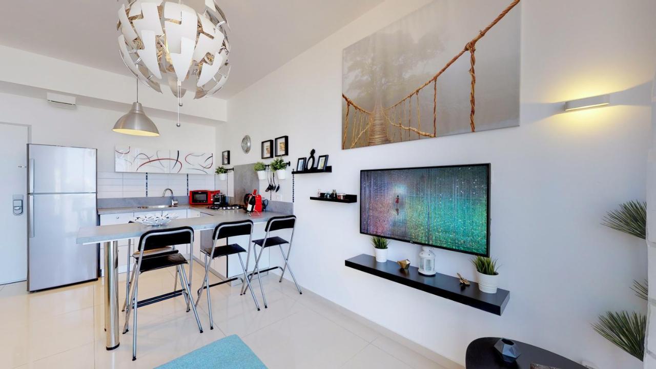 Stylish 1Br Flat For 4 Ppl In Allenby By Holyguest Tel Aviv Ngoại thất bức ảnh